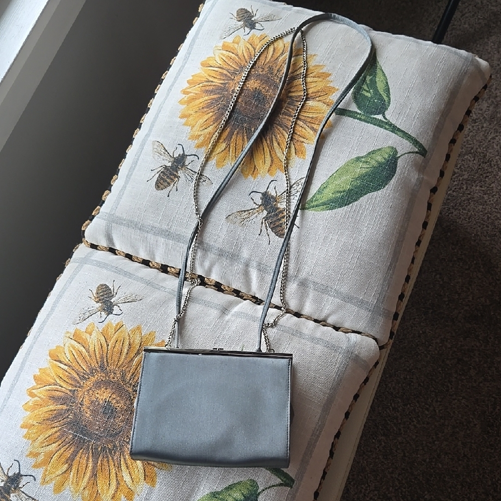 LC Elegant Silver Women's Bag 🩶PRE LOVED